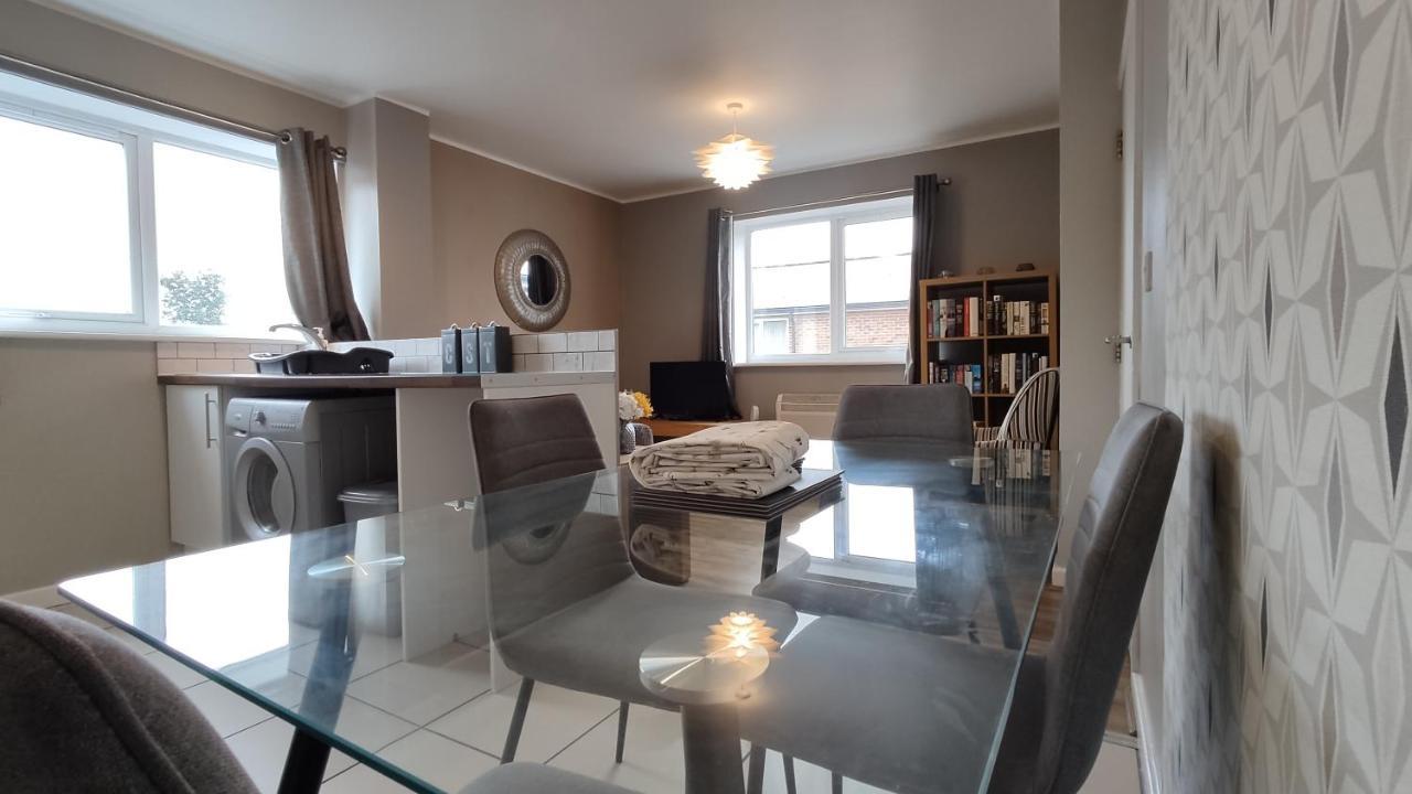 شقة Modern 1-Bed Flat In ويجان المظهر الخارجي الصورة